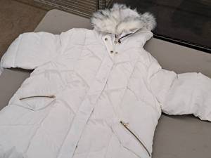 lot 378 image: Jessica Simpson X-Large Womens Winter Jacket
