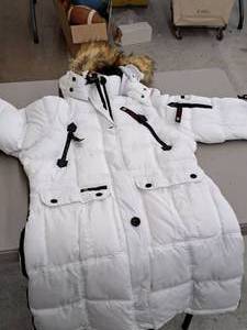 lot 377 image: Canada Weather Gear Medium Womens Hooded Parka
