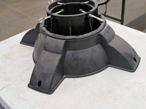 lot 404 image: 9 Christmas Tree Stand