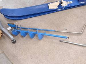 lot 428 image: Lot of (2) Vintage 58 Manual Ice Augers