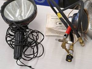 lot 420 image: Mr. Heater Gas-Fired Infra-Red Portable Camp Heater MH12, PM 750,000 Candle Power 12V Quartz Halogen Spotlight V580