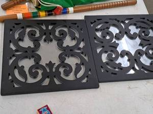 lot 435 image: Lot of (2) 13 Mirror Dcor