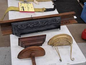 lot 440 image: Lot of (5) Wall-Mount Display Shelves