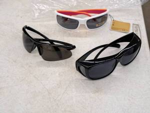 lot 441 image: Lot of (3) Sunglasses