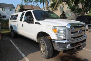 lot 71 image: 2011 Ford F-250 Super Duty 2-Door Pickup Truck