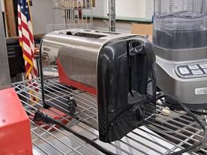 lot 138 image: Procter Silex 2-Slice Toaster