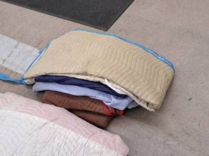 lot 77 image: Lot of (4) Moving Blankets