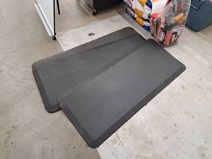 lot 124 image: Lot of (3) Anti-Fatigue Cushioned Floor Mats