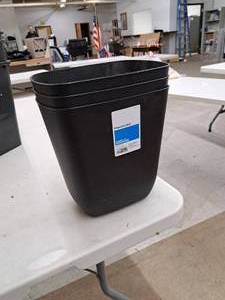 lot 510 image: Lot of (3) Plastic Trash Cans