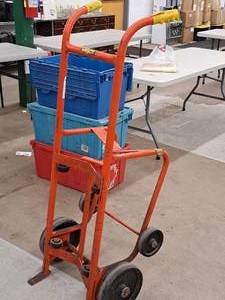 lot 173 image: 55 Drum Dolly 2-wheel