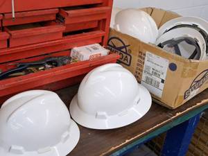 lot 183 image: Lot of (5) MSA V-Gard Hard Hats