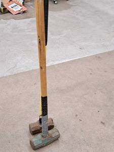 lot 195 image: Lot of (2) Sledgehammers