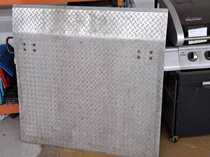 lot 192 image: Dock Plate 48x48