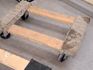 lot 536 image: 31 Moving Dolly with Carpet