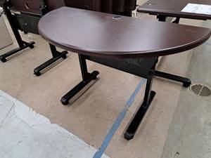 lot 211 image: 47 Rolling Flip-Top Half-Circle Computer Table