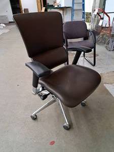 lot 215 image: X Chair - Rolling Office Arm Chair
