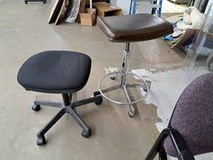 lot 214 image: Lot of (2) Rolling Stools