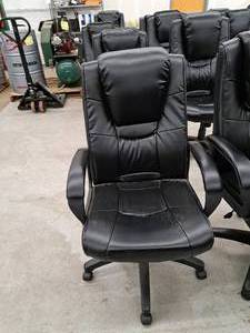 lot 218 image: Leather Rolling Executive Office Arm Chair