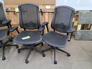 lot 230 image: Lot of (2)&nbspHERMAN MILLER CELLE OFFICE CHAIRS
