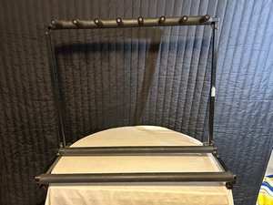 lot 40 image: 7 Space Guitar Stand
