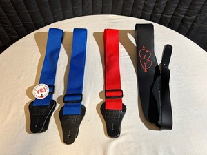 lot 45 image: Lot of 4 Guitar Straps