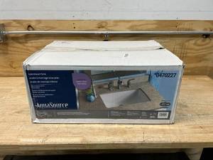 lot 72 image: AQUASOURCE White Undermount Rectangular Bathroom Sink with Overflow Drain (21.4-in x 15-in)