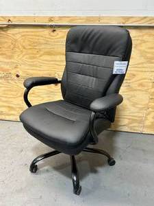 lot 25 image: Heavy Duty Office Chair- Black