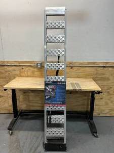 lot 101 image: DRAW-TITE Aluminum Loading Ramps - Straight