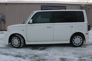 2005 Scion XB Base - MANUAL - 2 OWNERS