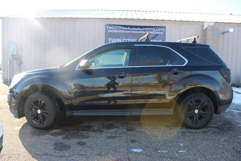 lot 7L image: 2010 Chevrolet Equinox LS - AWD