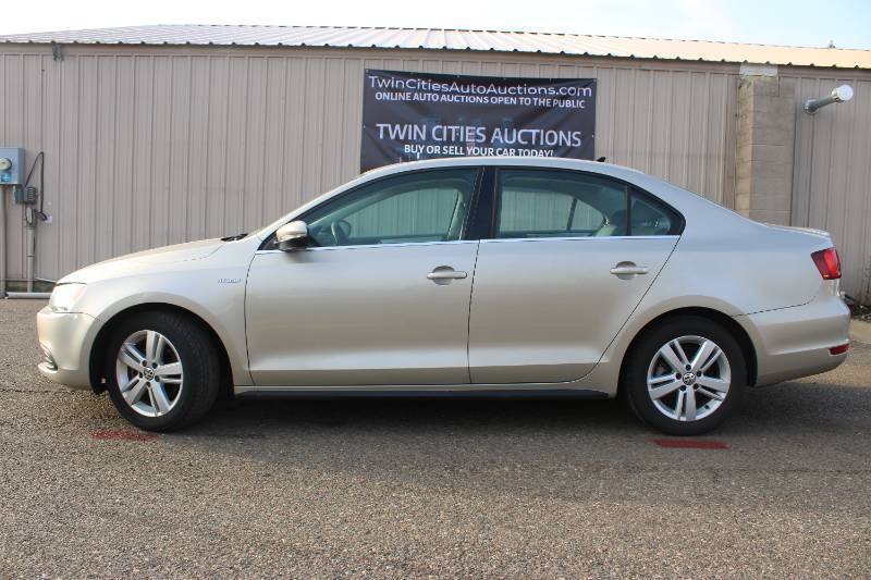 lot 8P image: 2013 Volkswagen Jetta Hybrid - 2 OWNERS - 54,222 MILES