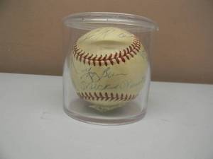 New York Yankee team signed ball - Mickey Mantle, Yogi Berra and many more - FANTASTIC PIECE - SEE PROVENANCE EXPLANATION BELOW - SEE PICTURES