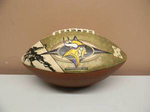 MINNESOTA VIKINGS SUPER BOWL LIMITED EDITION OF 20,000 SUPER BOWLS NFL LEGACY BALL SERIES II - NICE - GREAT PIECE - SEE PICTURES