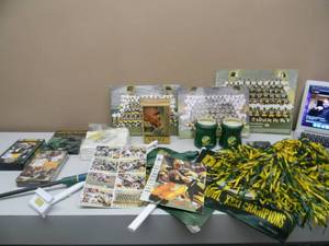 GREEN BAY PACKERS COLLECTION - SOME VERY COOL PIECES - NICE - SEE PICTURES