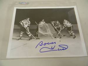 BOBBY HULL SIGNED PHOTO - OLD SCHOOL #16 - NICE - READY FOR A NICE FRAME - GREAT PIECE - SEE PICTURES