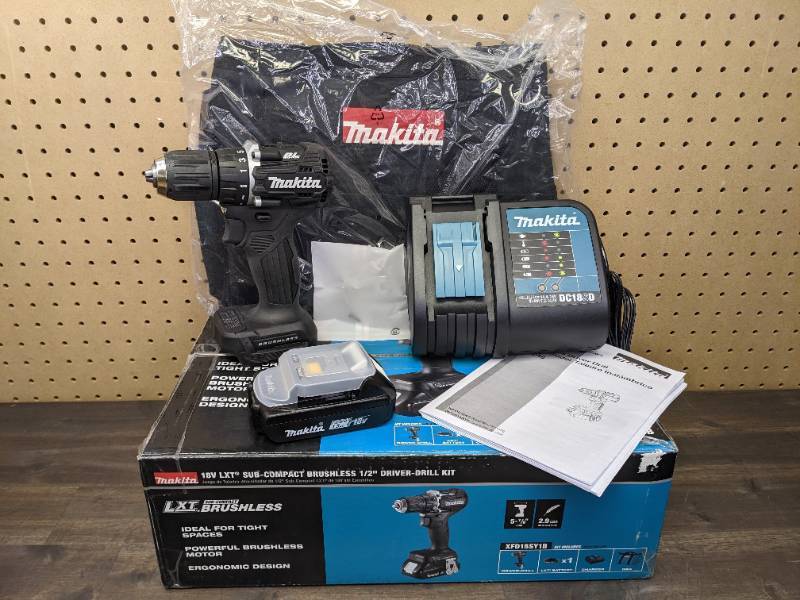 lot 18 image: Makita 18V LXT Sub-Compact Lithium-Ion Brushless Cordless 12 in. Driver Drill Kit, 1.5Ah