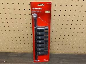 lot 86 image: Husky 12 in. Drive Hex Bit Impact Socket Set SAE (7-Piece)