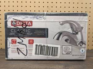 lot 180 image: New Delta Classic 4 in. Centerset Single-Handle Bathroom Faucet in Chrome
