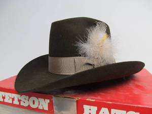 lot 103 image: Like New or New Vintage STETSON Quality XXXX Beaver Cowboy Hat - Size 7 18