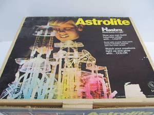 lot 139 image: Vintage Hasbro ASTROLITE Building Toy