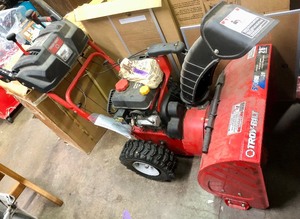 lot 5 image: Nice Heavy Duty TROY-BILT Storm 2620 Snowblower