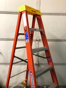 lot 338 image: New or Like New Condition WERNER Model 6206 Fiberglass Ladder