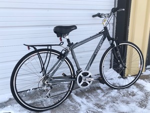 lot 322 image: Nice Condition TREK 7200 Mens Bicycle
