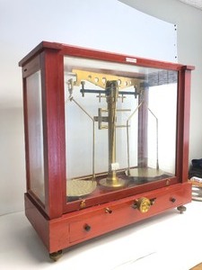 lot 341 image: LARGE Vintage Countertop Pharmacy Scale 