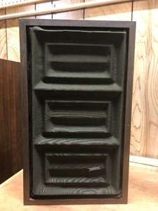 lot 18 image: Working Vintage SUPERSCOPE Bookshelf Speakers