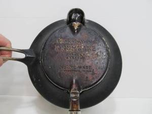 lot 350 image: Vintage Nordic Ware Scandinavian Krumkake Iron With Base Stand
