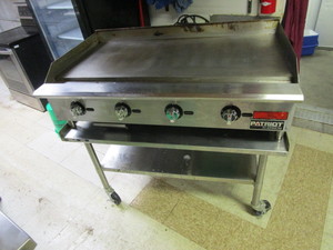 Patriot Propane Griddle & SS Rolling Table 22x48 Cooking Surface (natural gas orifices included)