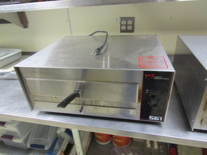 Wisco Industries 561 Pizza Oven 24x20x10 (17 opening)