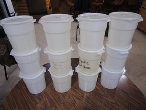 (12) 3.5qt Containers wLids