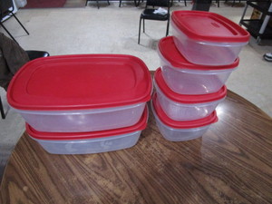 (6) Rubbermaid Storage Containers